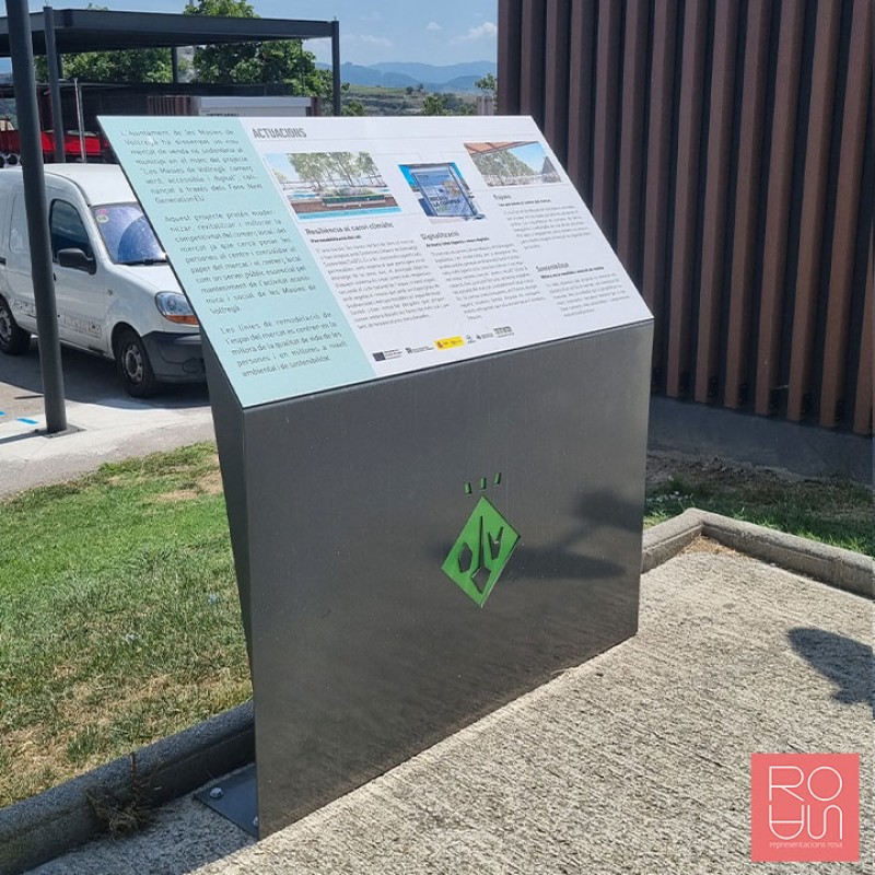 Faristol interpretatiu d'acer acabat pintat